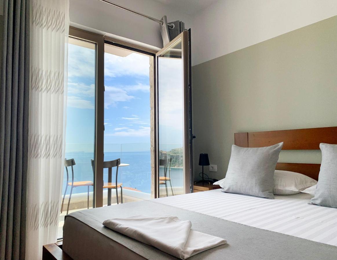 Vila 8 Hotel Himare Buitenkant foto