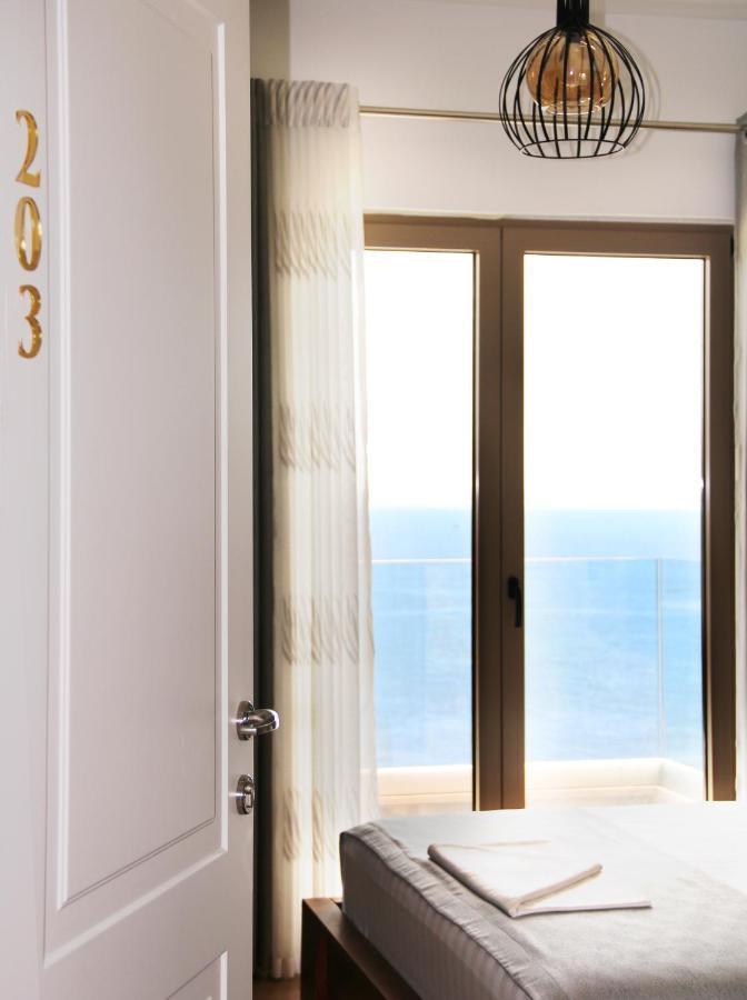 Vila 8 Hotel Himare Buitenkant foto