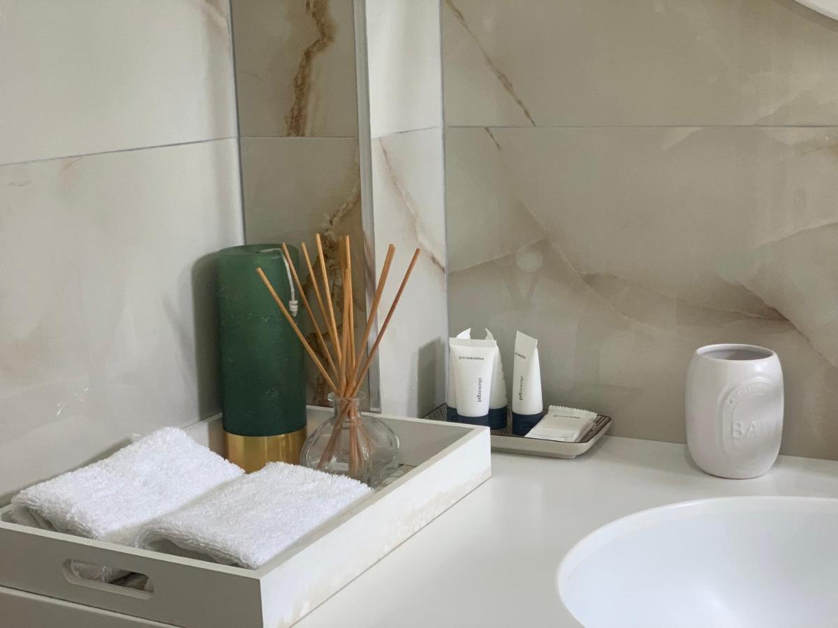 Vila 8 Hotel Himare Buitenkant foto