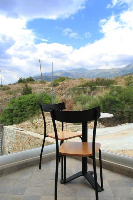 Vila 8 Hotel Himare Buitenkant foto
