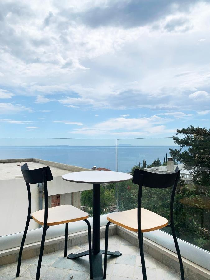 Vila 8 Hotel Himare Buitenkant foto
