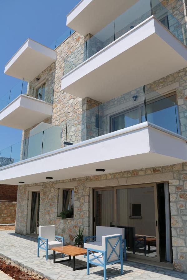 Vila 8 Hotel Himare Buitenkant foto